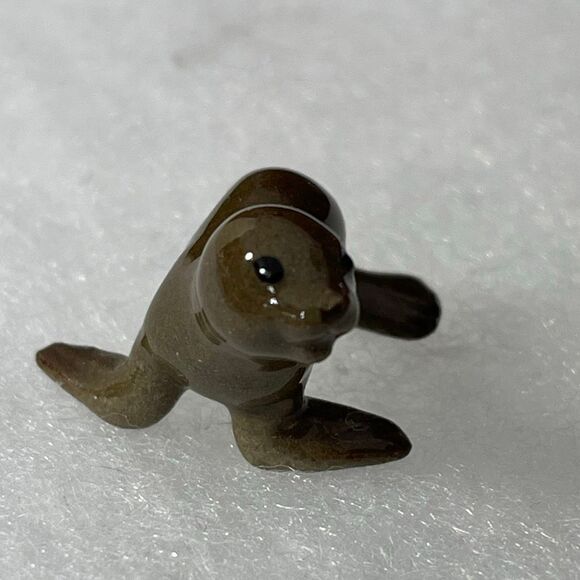 Hagen- Renaker miniature ceramic baby seal. - Picture 2 of 4